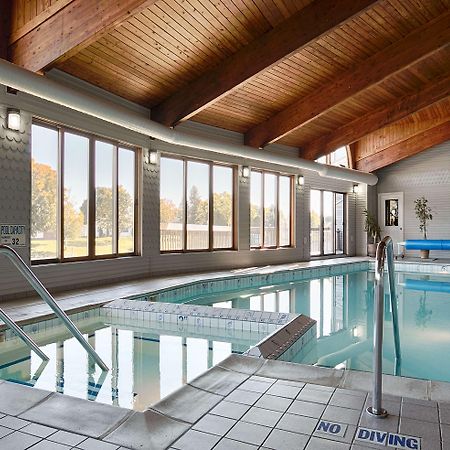 Best Western River Terrace Cheboygan Ruang foto