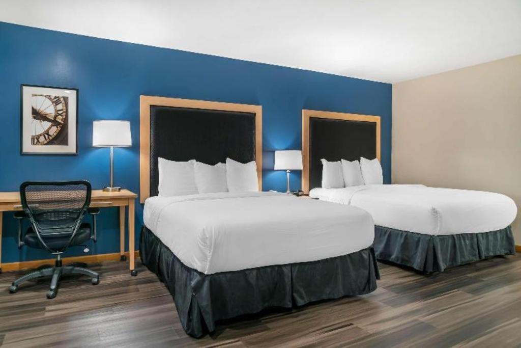 Best Western River Terrace Cheboygan Bagian luar foto
