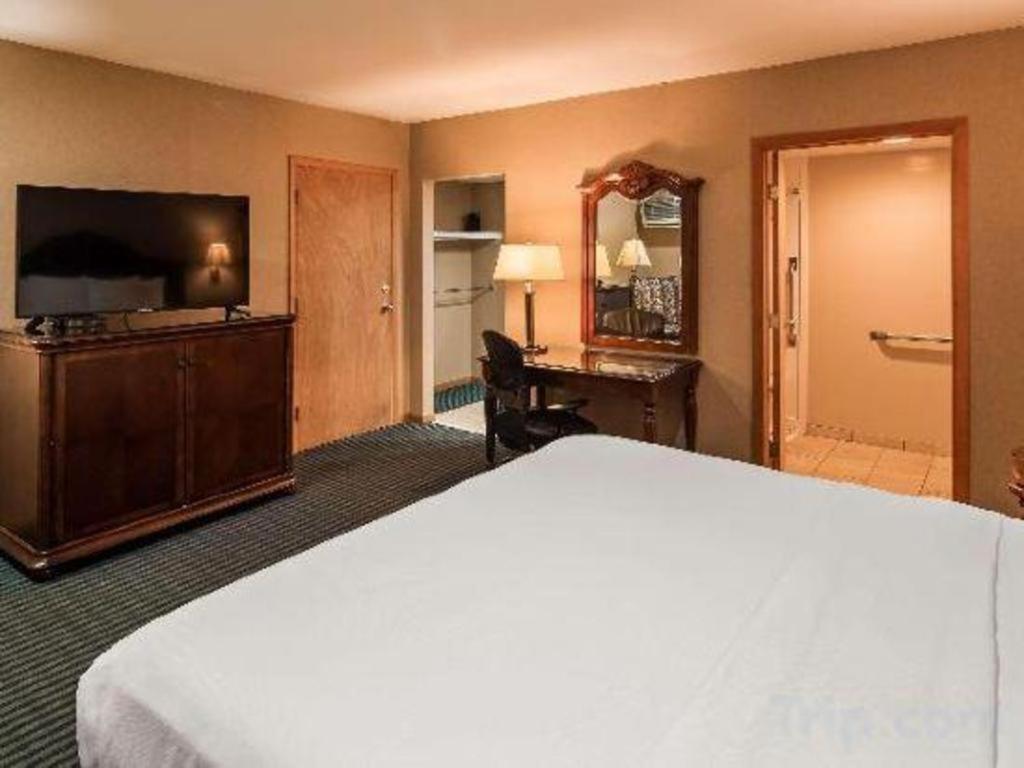 Best Western River Terrace Cheboygan Bagian luar foto