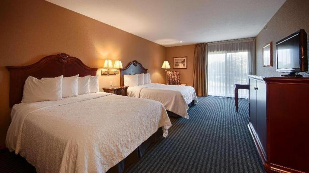 Best Western River Terrace Cheboygan Bagian luar foto