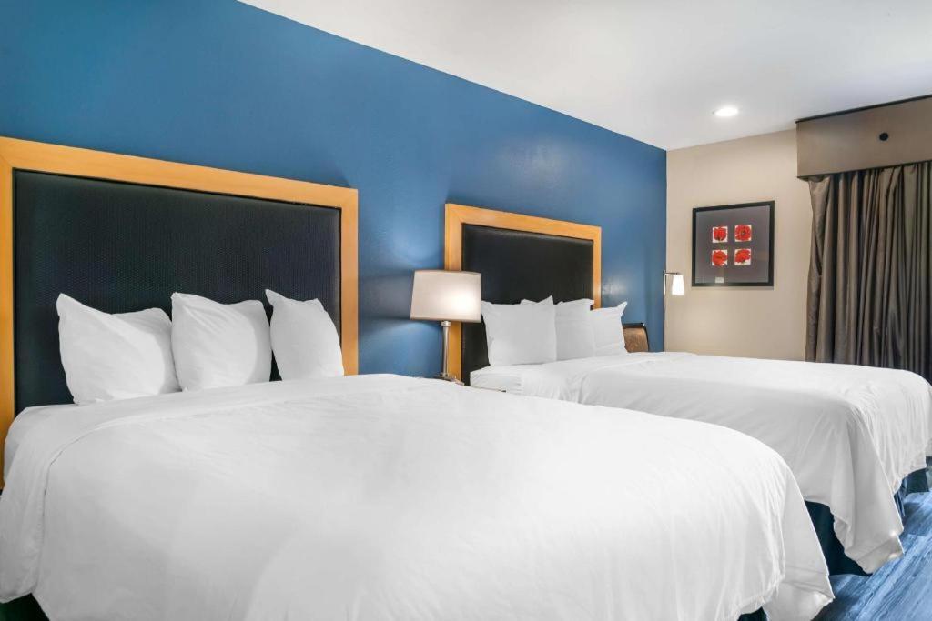 Best Western River Terrace Cheboygan Bagian luar foto