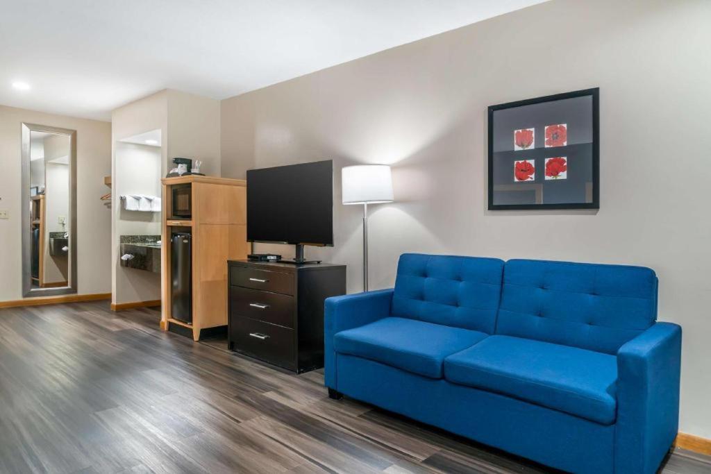 Best Western River Terrace Cheboygan Bagian luar foto