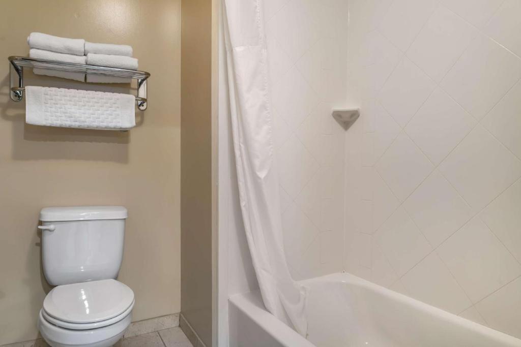 Best Western River Terrace Cheboygan Bagian luar foto