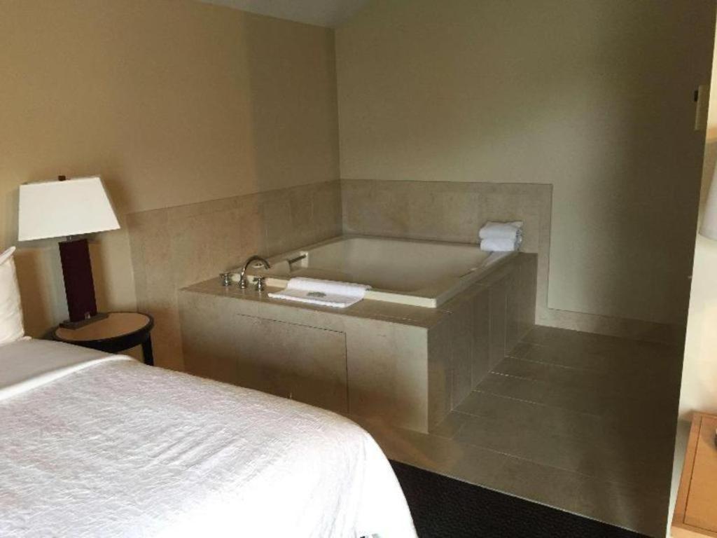 Best Western River Terrace Cheboygan Bagian luar foto