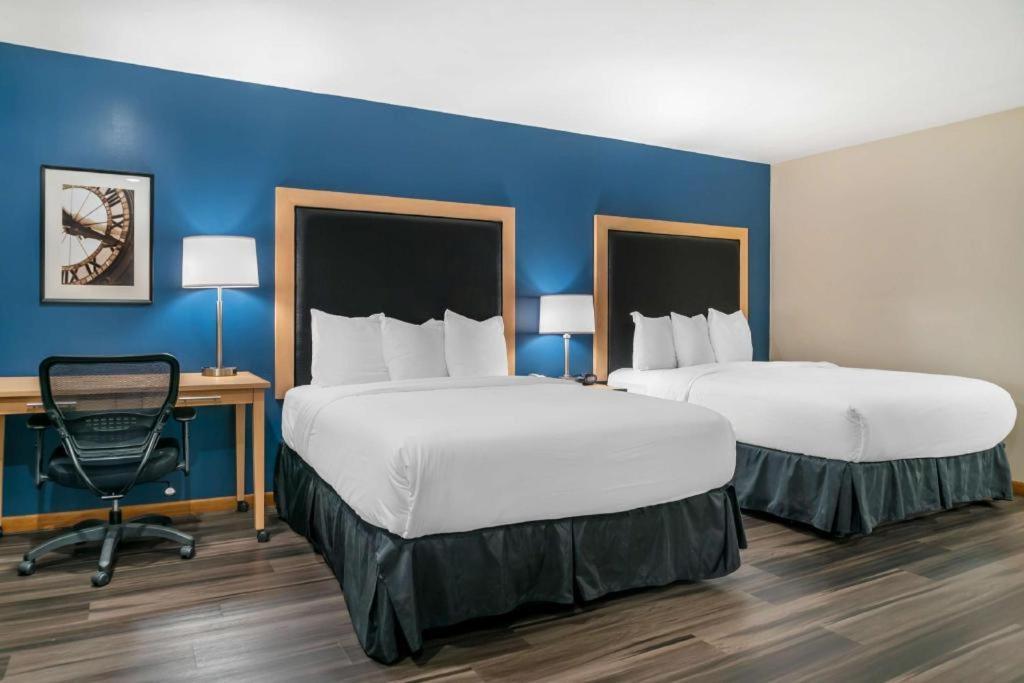 Best Western River Terrace Cheboygan Bagian luar foto
